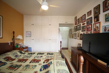 Apartamento à venda com 240m², 3 quartos e 4 vagasSuíte 1