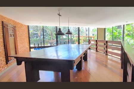 Apartamento à venda com 240m², 3 quartos e 4 vagasÁrea comum