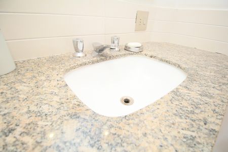 Apartamento à venda com 240m², 3 quartos e 4 vagasBanheiro da Suíte 1