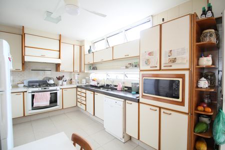 Apartamento à venda com 240m², 3 quartos e 4 vagasCozinha