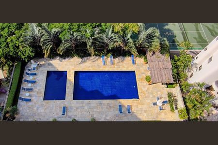 Apartamento à venda com 240m², 3 quartos e 4 vagasÁrea comum - Piscina
