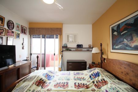 Apartamento à venda com 240m², 3 quartos e 4 vagasSuíte 1