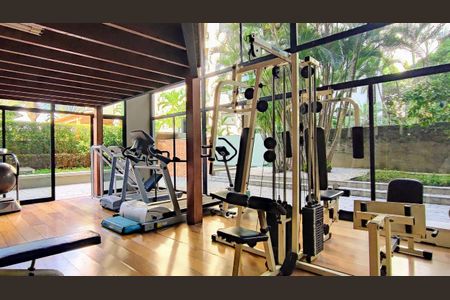 Apartamento à venda com 240m², 3 quartos e 4 vagasAcademia