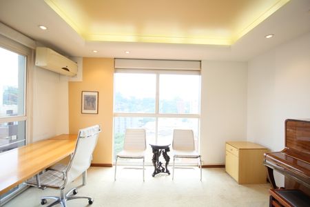 Apartamento à venda com 240m², 3 quartos e 4 vagasSala 3