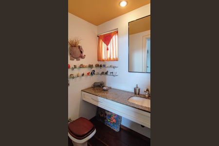 Apartamento à venda com 240m², 3 quartos e 4 vagasLavabo