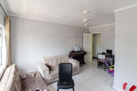 Casa à venda com 150m², 2 quartos e 2 vagas Casa à venda com 150m², 2 quartos e 2 vagasSala