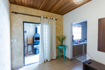 Casa à venda com 150m², 2 quartos e 2 vagasSala