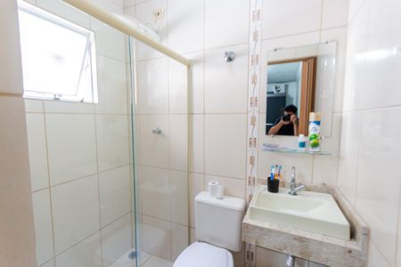 Casa à venda com 150m², 2 quartos e 2 vagasBanheiro da Suíte 2