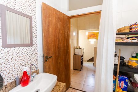 Casa à venda com 150m², 2 quartos e 2 vagasBanheiro e Área de Serviço