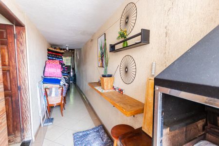 Casa à venda com 150m², 2 quartos e 2 vagasCorredor