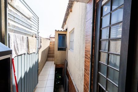 Casa à venda com 150m², 2 quartos e 2 vagasCorredor