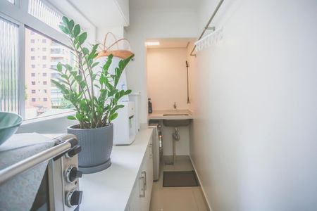 Apartamento à venda com 78m², 3 quartos e 1 vagaÁrea de Serviço