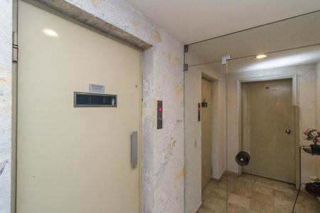 Apartamento à venda com 159m², 3 quartos e 2 vagasHall de Elevador