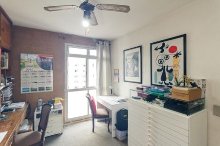 Apartamento à venda com 159m², 3 quartos e 2 vagasQuarto 3