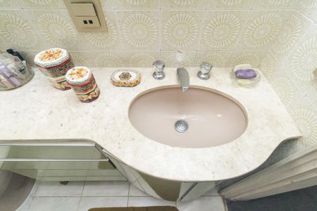 Apartamento à venda com 159m², 3 quartos e 2 vagasBanheiro Social