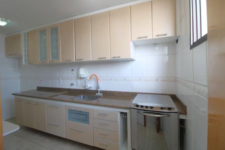 Apartamento para alugar com 60m², 2 quartos e 2 vagasCozinha
