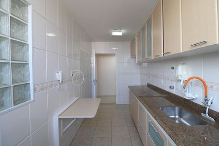 Apartamento para alugar com 60m², 2 quartos e 2 vagasCozinha