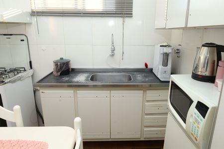 Cozinha de apartamento à venda com 2 quartos, 48m² em Conjunto Residencial José Bonifácio, São Paulo