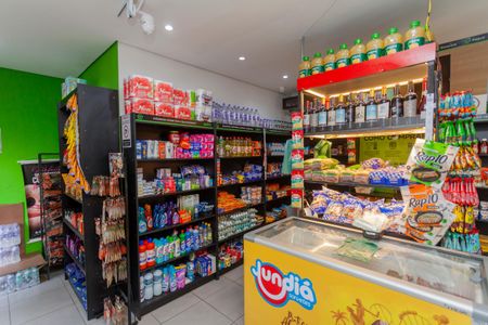 Apartamento à venda com 63m², 3 quartos e 1 vagaMercado 24h