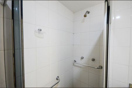 Apartamento à venda com 77m², 2 quartos e 1 vaga Apartamento à venda com 77m², 2 quartos e 1 vagaBanheiro da Suíte
