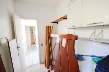 Apartamento à venda com 77m², 2 quartos e 1 vaga Apartamento à venda com 77m², 2 quartos e 1 vagaQuarto de Serviço