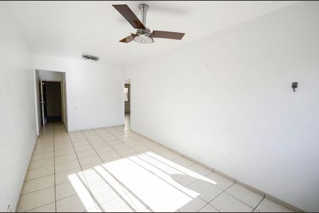 Apartamento à venda com 77m², 2 quartos e 1 vaga Apartamento à venda com 77m², 2 quartos e 1 vagaSala