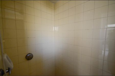 Apartamento à venda com 77m², 2 quartos e 1 vaga Apartamento à venda com 77m², 2 quartos e 1 vagaBanheiro de Serviço