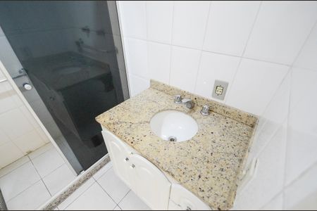 Apartamento à venda com 77m², 2 quartos e 1 vaga Apartamento à venda com 77m², 2 quartos e 1 vagaBanheiro da Suíte