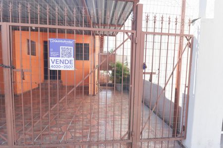 Casa à venda com 245m², 3 quartos e 2 vagasFachada