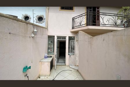 Casa para alugar com 317m², 5 quartos e 2 vagas Casa para alugar com 317m², 5 quartos e 2 vagasCasa 1 - Área de Serviço