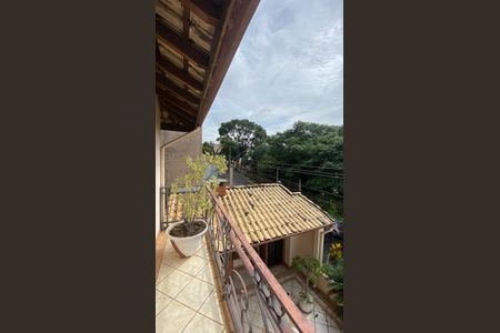 Casa para alugar com 317m², 5 quartos e 2 vagas Casa para alugar com 317m², 5 quartos e 2 vagasCasa 1 - Varanda da Suíte 1