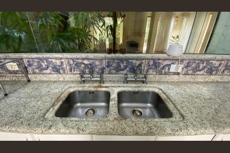 Casa para alugar com 317m², 5 quartos e 2 vagas Casa para alugar com 317m², 5 quartos e 2 vagasCasa 1 - Cozinha