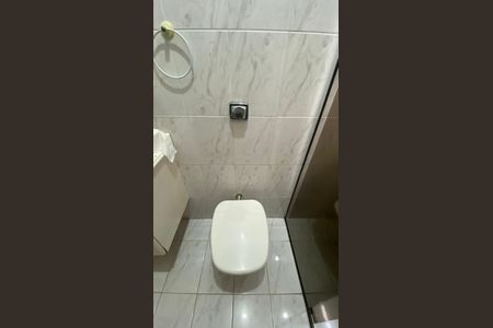 Casa para alugar com 317m², 5 quartos e 2 vagas Casa para alugar com 317m², 5 quartos e 2 vagasCasa 2 - Banheiro