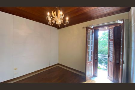 Casa para alugar com 317m², 5 quartos e 2 vagas Casa para alugar com 317m², 5 quartos e 2 vagasCasa 1 - Suíte 1