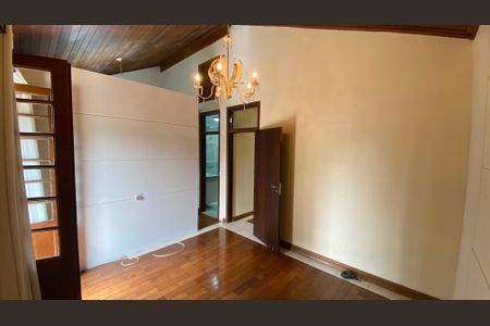 Casa para alugar com 317m², 5 quartos e 2 vagas Casa para alugar com 317m², 5 quartos e 2 vagasCasa 1 - Suíte 1