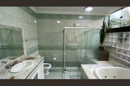 Casa para alugar com 317m², 5 quartos e 2 vagas Casa para alugar com 317m², 5 quartos e 2 vagasCasa 1 - Banheiro da Suíte 1