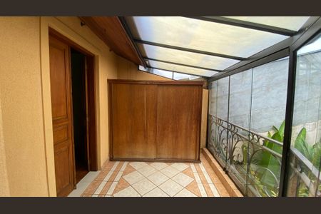 Casa para alugar com 317m², 5 quartos e 2 vagas Casa para alugar com 317m², 5 quartos e 2 vagasCasa 1 - Varanda do Quarto