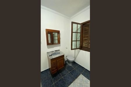 Casa para alugar com 317m², 5 quartos e 2 vagas Casa para alugar com 317m², 5 quartos e 2 vagasCasa 2 - Banheiro da Suíte 2