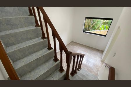 Casa para alugar com 317m², 5 quartos e 2 vagas Casa para alugar com 317m², 5 quartos e 2 vagasCasa 2 - Escada