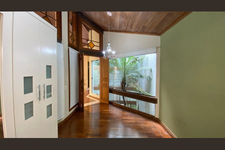 Casa para alugar com 317m², 5 quartos e 2 vagas Casa para alugar com 317m², 5 quartos e 2 vagasCasa 1 - Quarto