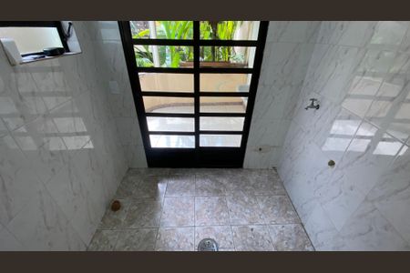 Casa para alugar com 317m², 5 quartos e 2 vagas Casa para alugar com 317m², 5 quartos e 2 vagasCasa 2 - Área de Serviço