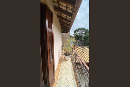 Casa para alugar com 317m², 5 quartos e 2 vagas Casa para alugar com 317m², 5 quartos e 2 vagasCasa 1 - Varanda da Suíte 1