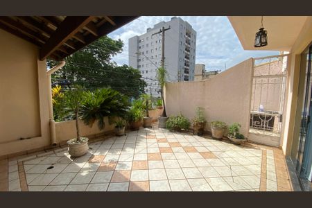 Casa para alugar com 317m², 5 quartos e 2 vagas Casa para alugar com 317m², 5 quartos e 2 vagasCasa 1 - Varanda da Sala