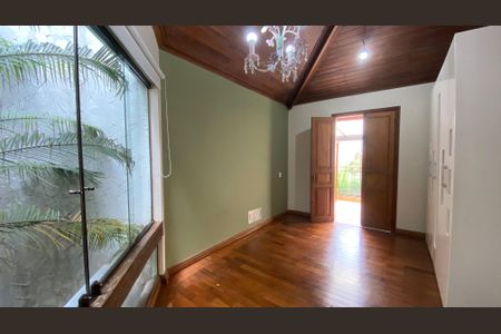 Casa para alugar com 317m², 5 quartos e 2 vagas Casa para alugar com 317m², 5 quartos e 2 vagasCasa 1 - Quarto