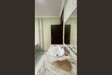 Casa para alugar com 317m², 5 quartos e 2 vagas Casa para alugar com 317m², 5 quartos e 2 vagasCasa 1 - Banheiro da Suíte 1