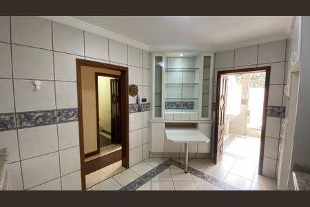 Casa para alugar com 317m², 5 quartos e 2 vagas Casa para alugar com 317m², 5 quartos e 2 vagasCasa 1 - Cozinha