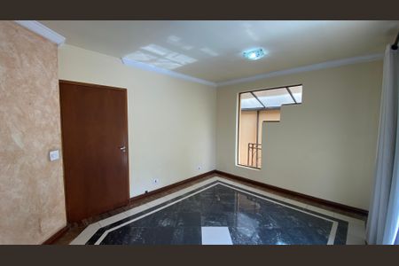 Casa para alugar com 317m², 5 quartos e 2 vagas Casa para alugar com 317m², 5 quartos e 2 vagasCasa 1 - Sala