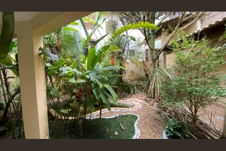 Casa para alugar com 317m², 5 quartos e 2 vagas Casa para alugar com 317m², 5 quartos e 2 vagasCasa 1 - Quintal