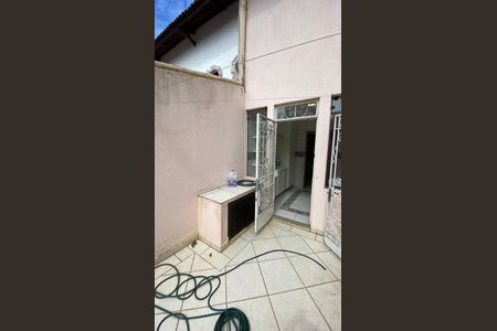 Casa para alugar com 317m², 5 quartos e 2 vagas Casa para alugar com 317m², 5 quartos e 2 vagasCasa 1 - Área de Serviço