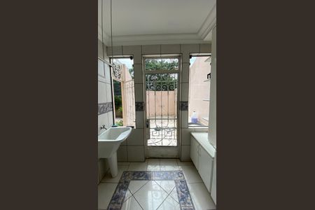 Casa para alugar com 317m², 5 quartos e 2 vagas Casa para alugar com 317m², 5 quartos e 2 vagasCasa 1 - Área de Serviço